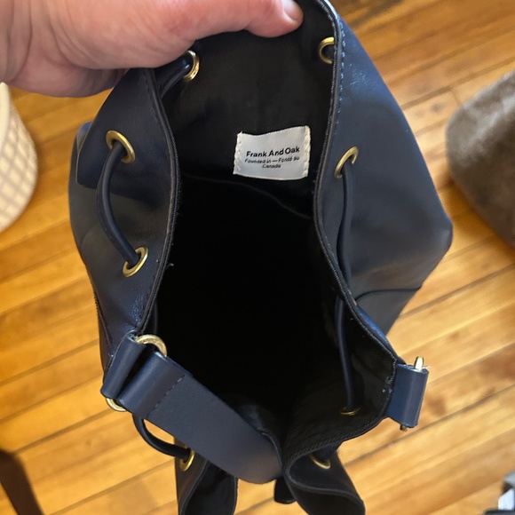 Frank and Oak blue leather bucket bag - Picture 4 of 4